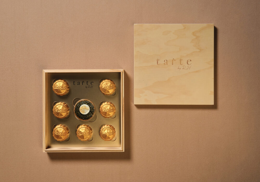 Caviar tart and 7 mini mooncake set (pre-order)